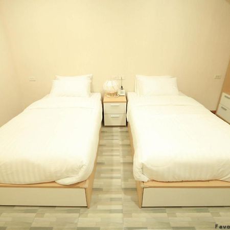 Favori Hostel Bangkok Surawong Εξωτερικό φωτογραφία