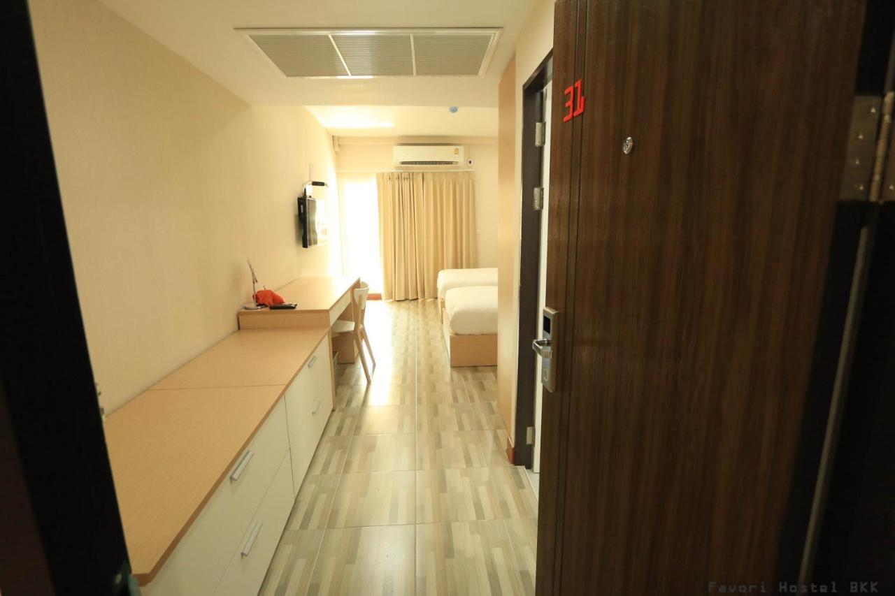 Favori Hostel Bangkok Surawong Εξωτερικό φωτογραφία