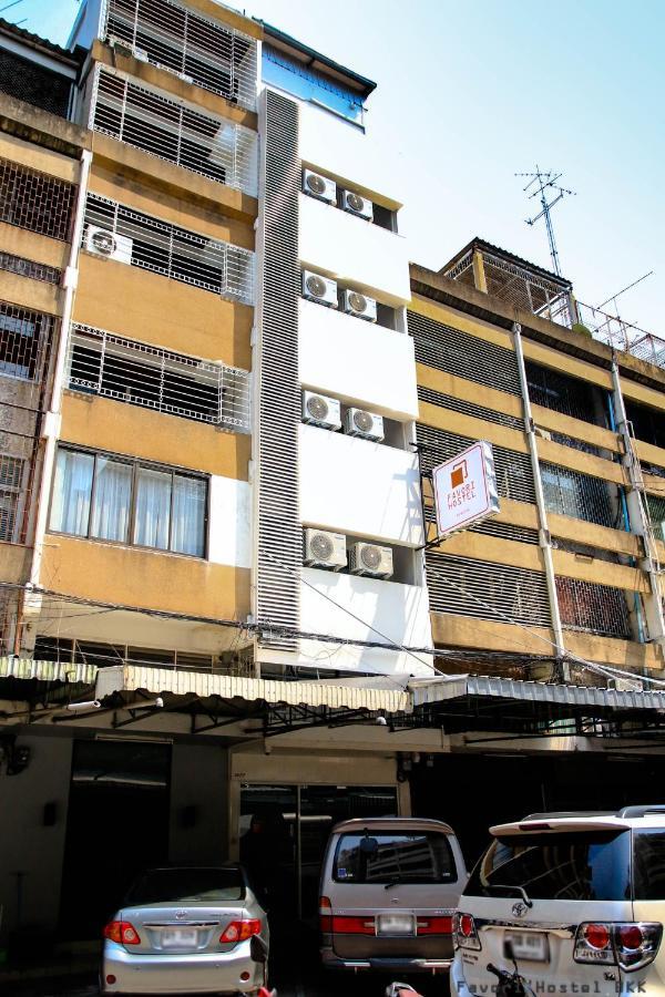 Favori Hostel Bangkok Surawong Εξωτερικό φωτογραφία